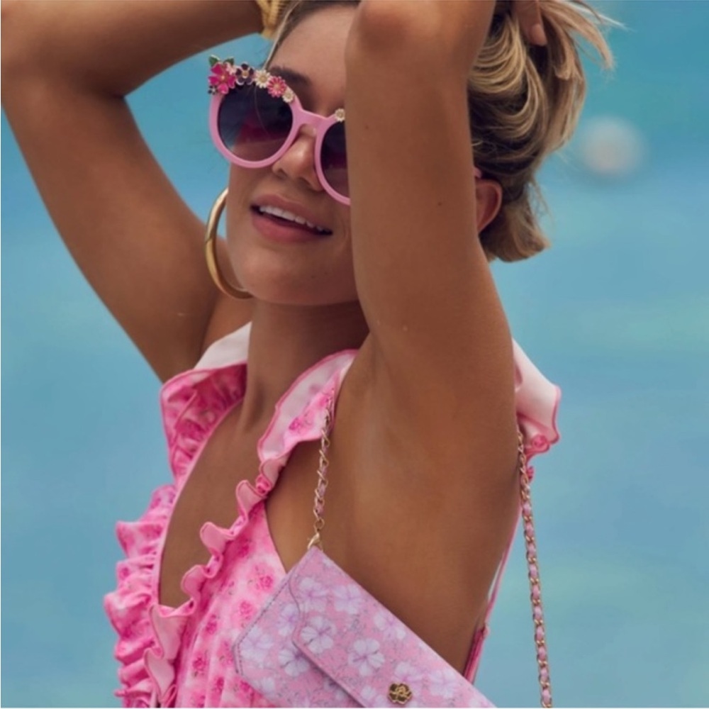 LOVESHACKFANCY SUNGLASSES ASO Paris Hilton - Picture 3 of 11